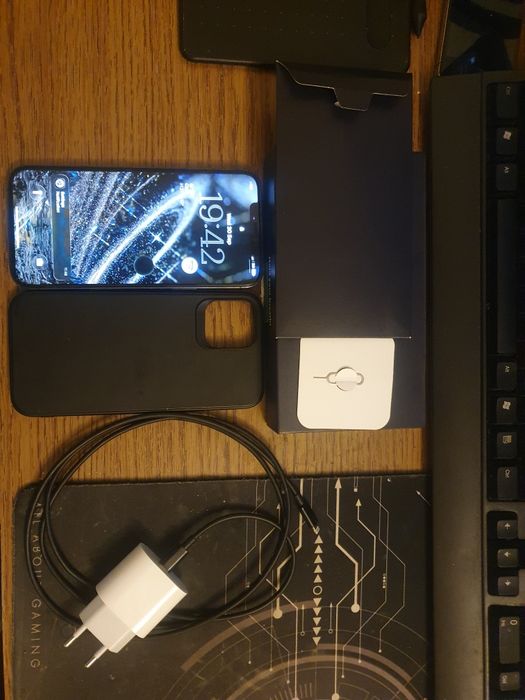 Iphone 12 pro max vând sau schimb