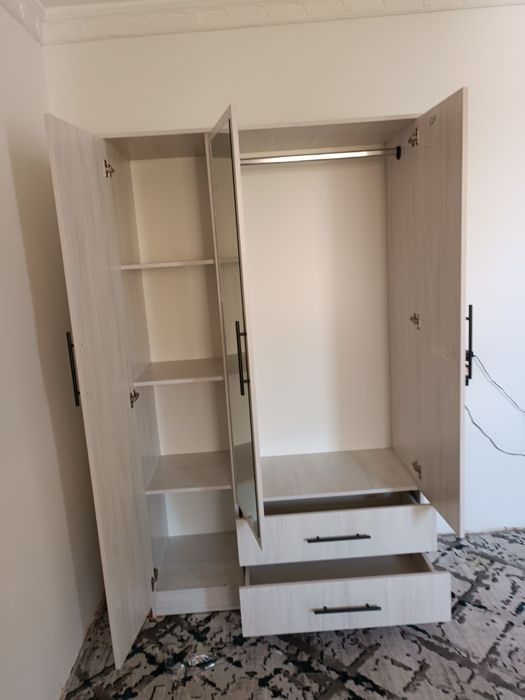 Shkaf yasemiza birinchi quldan