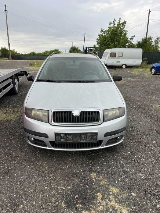 Dezmembrez Skoda Fabia 1 facelift break gri argintiu 9156 an 2008 1,9 TXI cod AXR 74KW