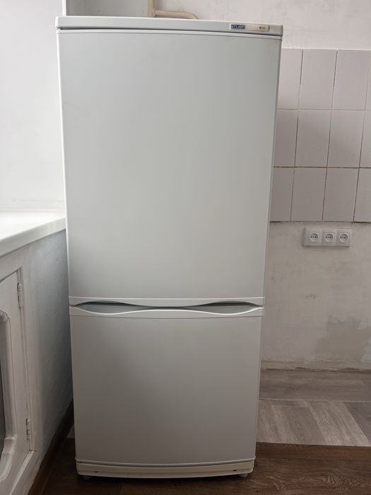 Продам холодильник Атлант, в рабочем состоянии