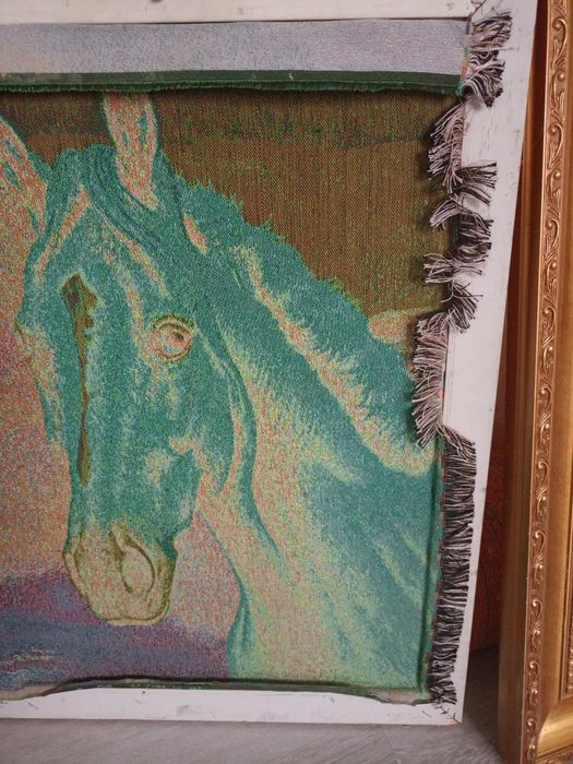 Портретлар сотилади