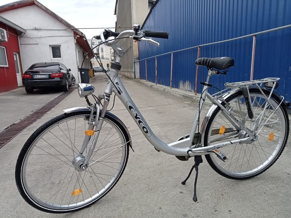 Vând bicicleta din aluminiu pentru damă