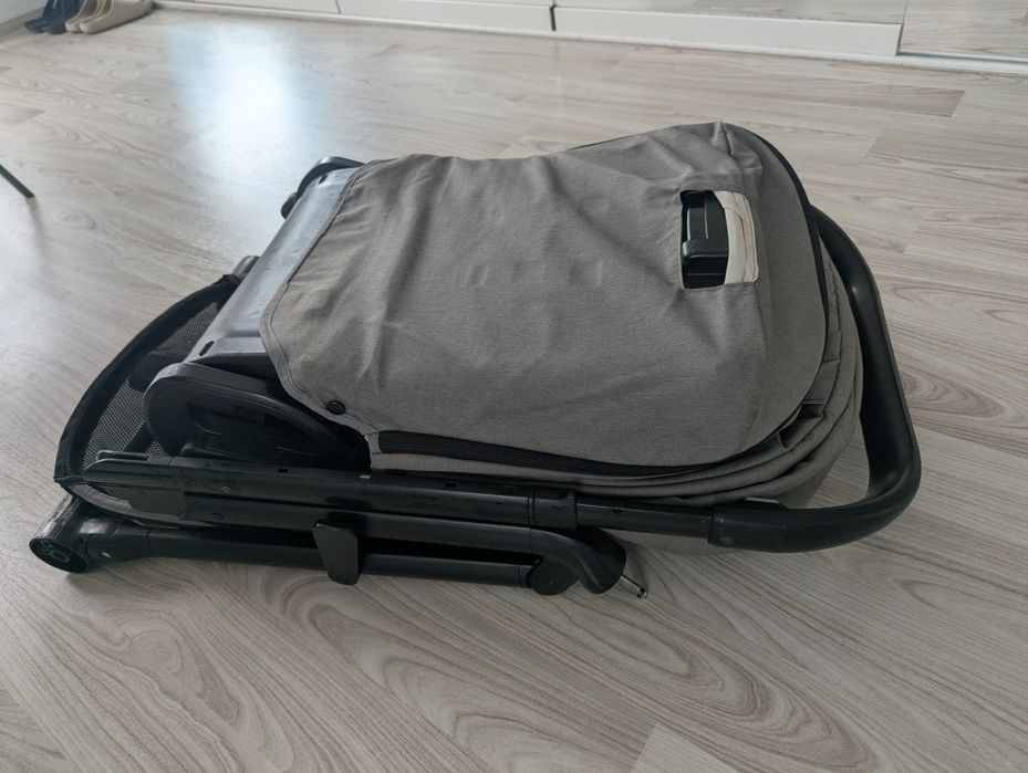 Vând cărucior Jole 3 in 1