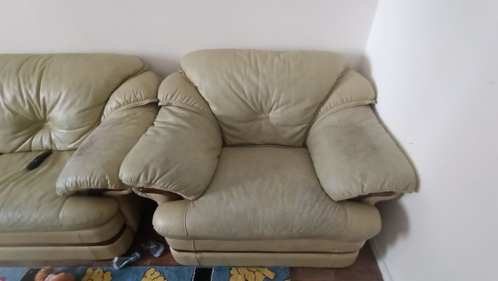 Продам кожаный диван