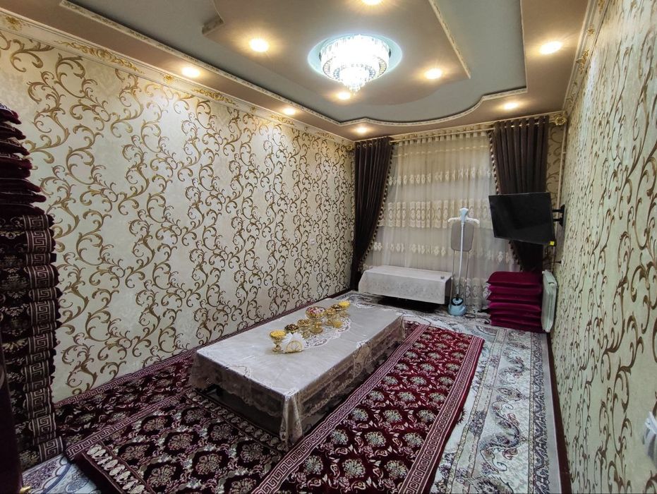 #130 Шахар маркази Гулободда 4 хонали квартира сотилади 4/3/5