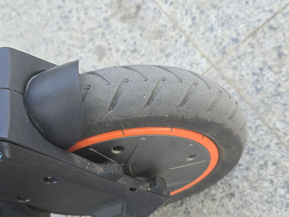 Trotineta Kirin M2 Pro, viteza 25 km/h, autonomie 30 km, motor 350W