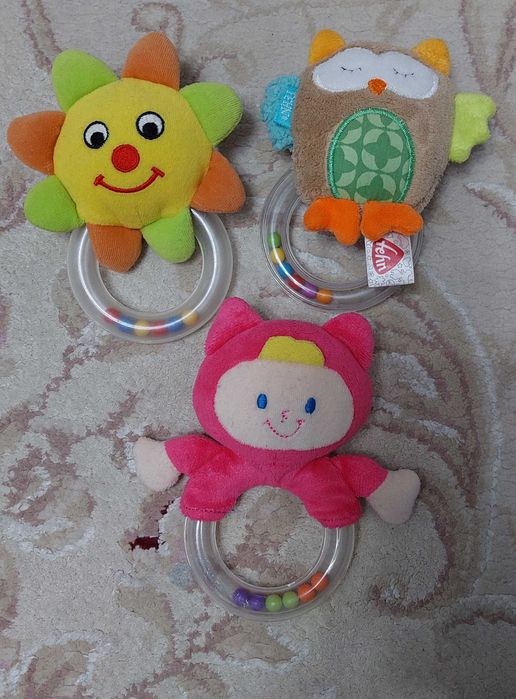 Игрушки погремушки для малыша