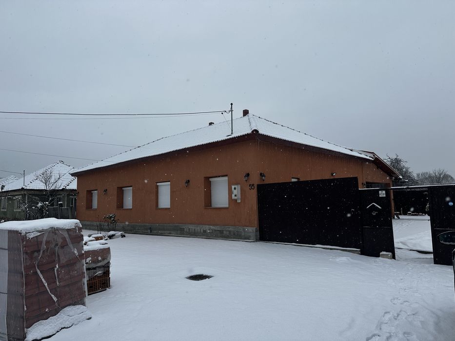 Casa de vanzare in Donceni