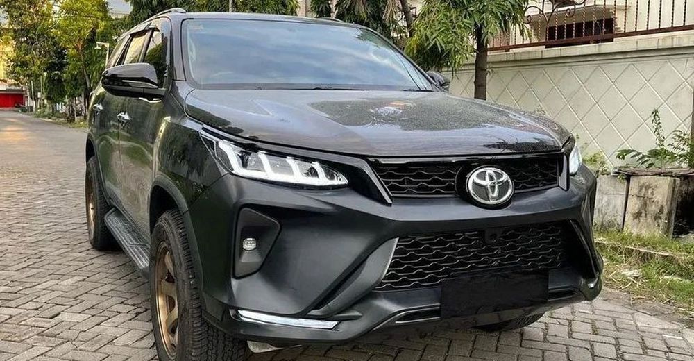 Боди кит рестайлинг обвес Fortuner legender