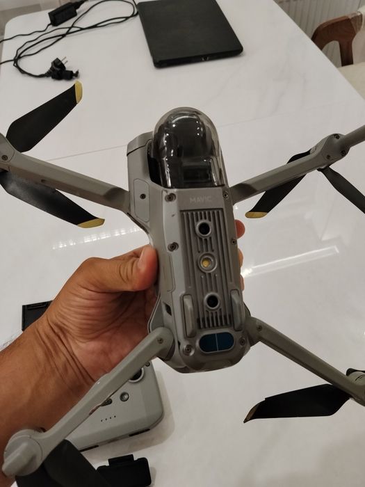 Продам дрон Dji Air 2