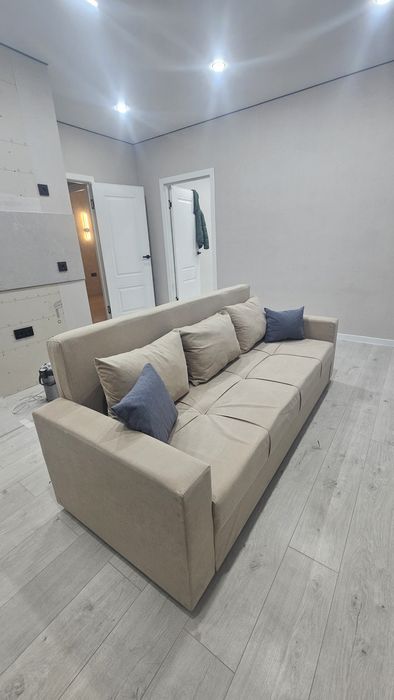 Срочно продам новый диван