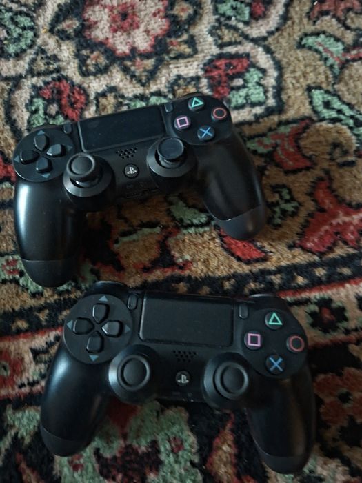 Продам playstation 4 slim