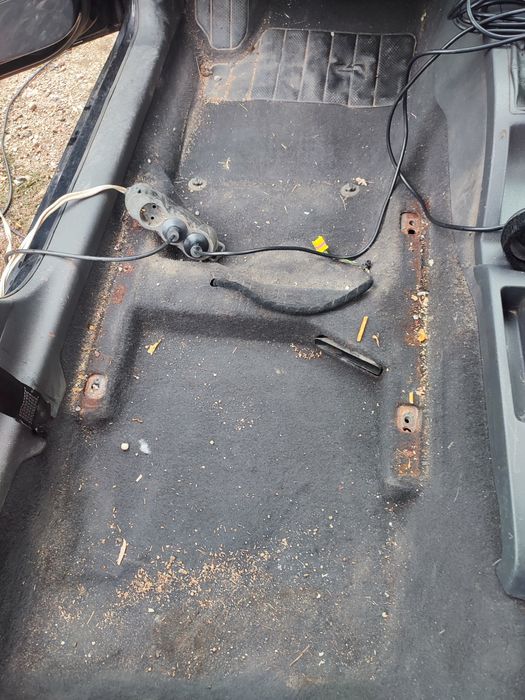 Машинно пране и детайлно почистване на автомобили и тапицерии