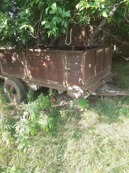 Продам прицепы,1 сеновоз и скотовоз