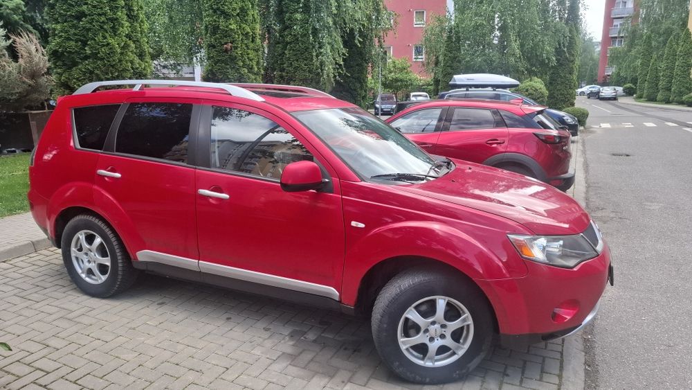 Mitsubishi     Qutlander 2.0  TDI 4 × 4   2008
