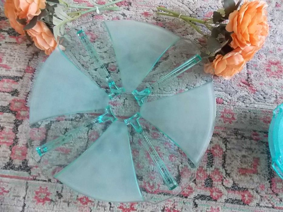 set sticla ptr tort si set boluri cristal  = 70 lei/230 lei