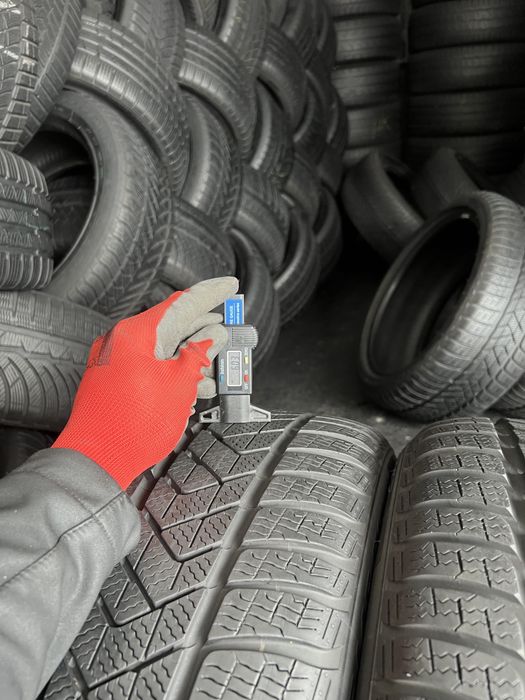4 anvelope de iarna 225/45/18 Pirelli 6-7 mm!