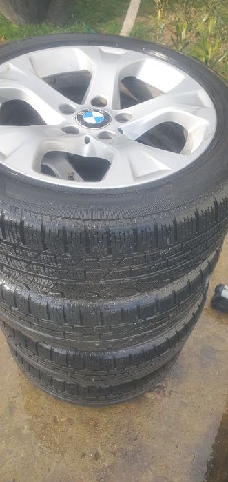 Vând jante aluminiu și anvelope  225/50/R17 M+S,și box auto... FOTO