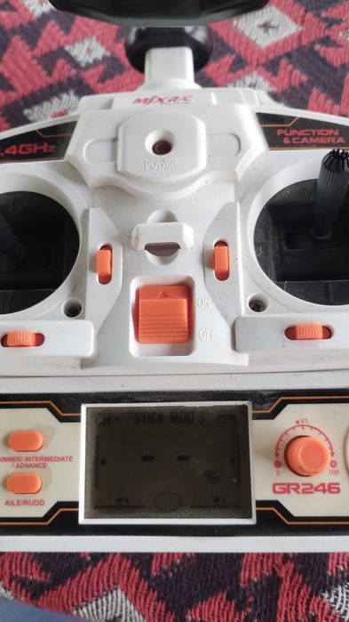 Drona , Quadrocopter Carrera