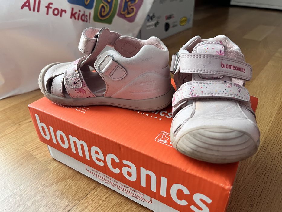 Sandale Biomecanics 22