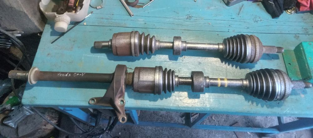 Продам приводные валы на хонда срв рд1 на ступицу 5 шпилек