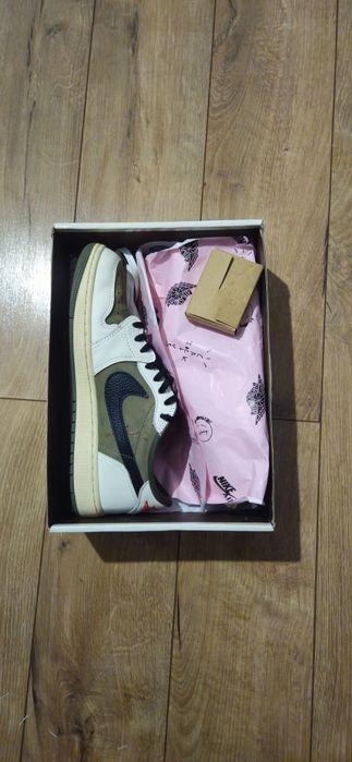Jordan 1 Travis Scott Medium Olive