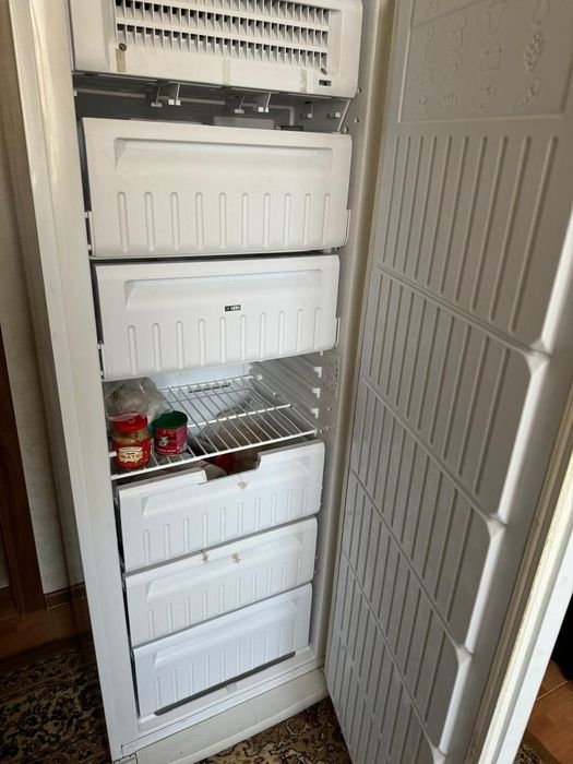 Продам морозильник срочно