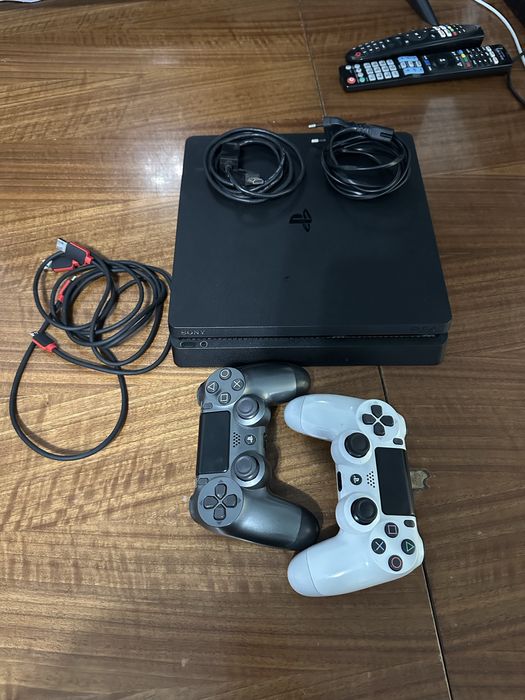 Продаю пс 4 слим