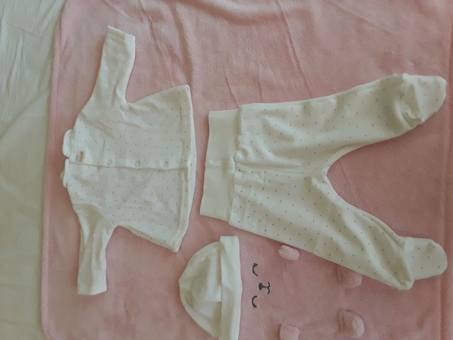 Бебешки комплект дрехи + подарък