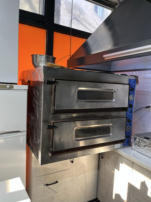 Продается пицца печь производитель Италия