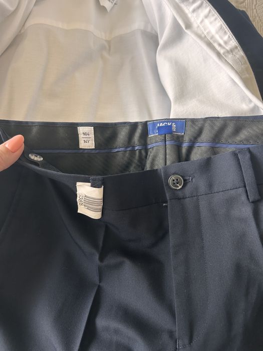 Официален костюм размер 164/14 год