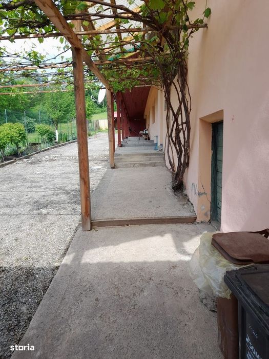 De vânzare casă cu 5 camere, sat Apoș, com. Bârghiș, jud. Sibiu