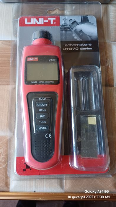 Продаётся новый цифровой тахометр.