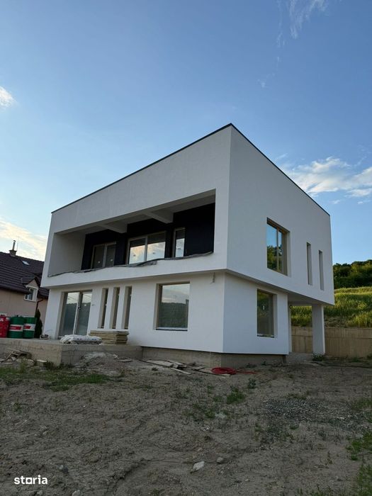 Casa moderna P+E 214 mp Corunca, str Rasaritului