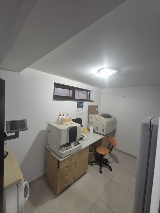 Închiriez spatiu comercial