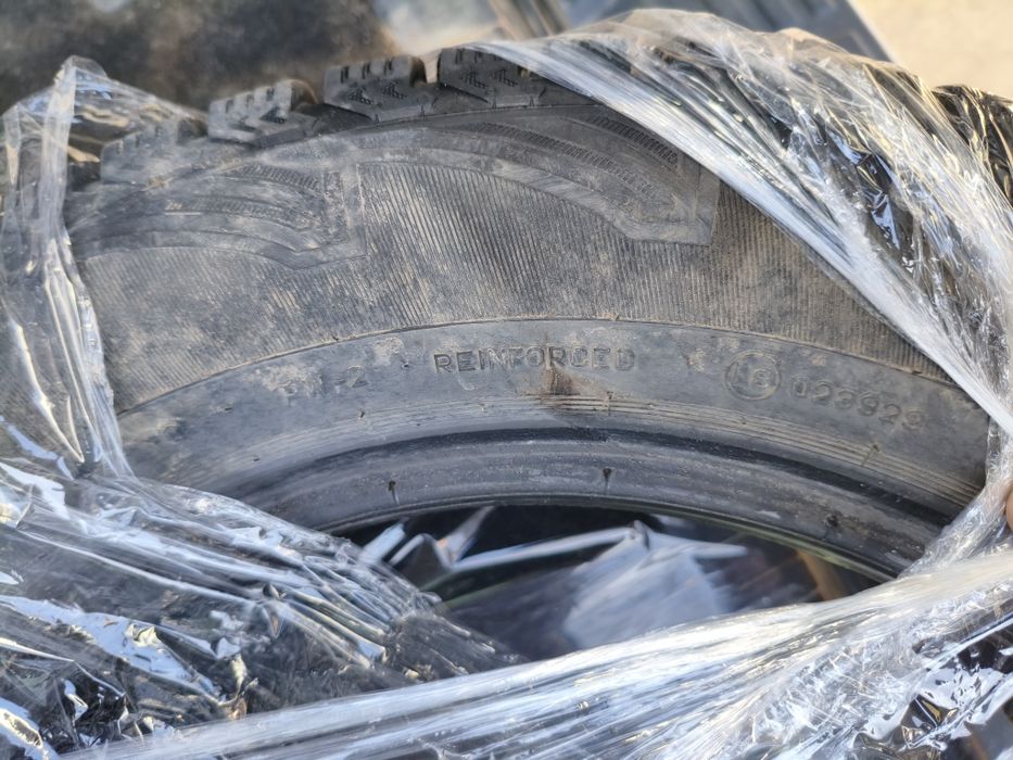 Зимние шипованные