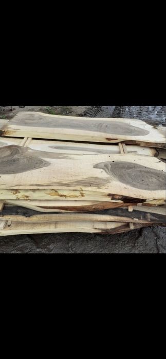 Cherestea lemn de nuc