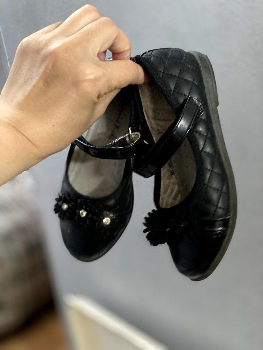 Продам детские туфли на девочку