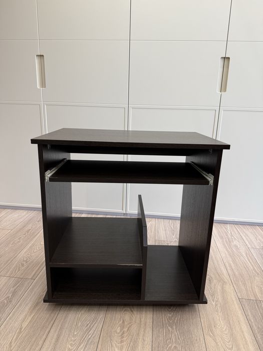 Комп. Столик с колесами