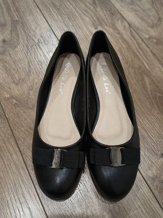 Продам женские балетки