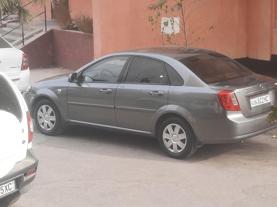 Срочно  Gentra сотилади.