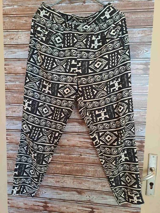 Дамски панталони М размер