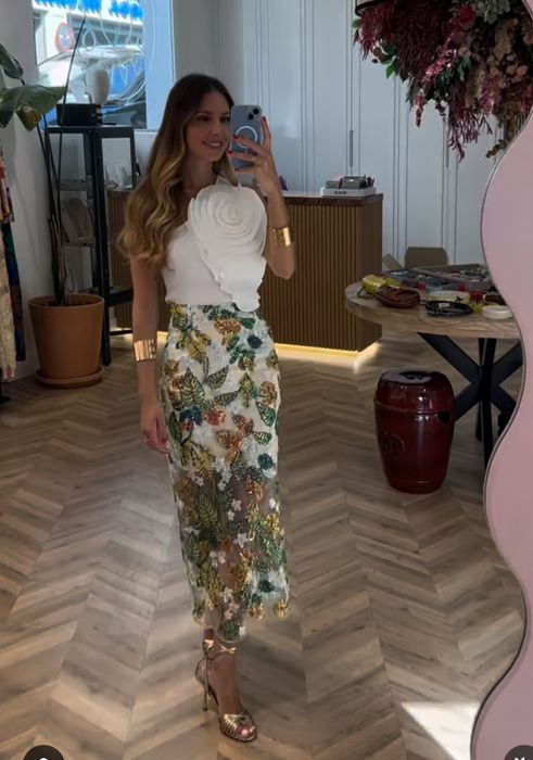 Пла с пайети, С размер