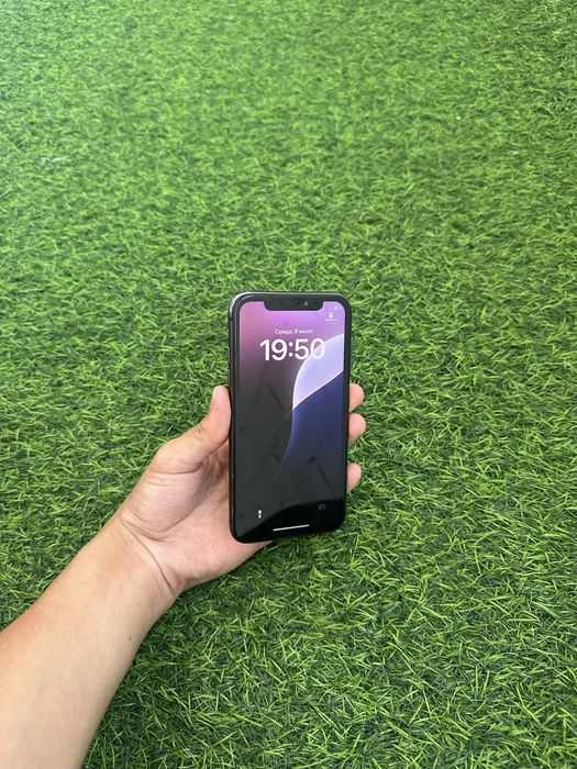 Продам iPhone 11 64GB