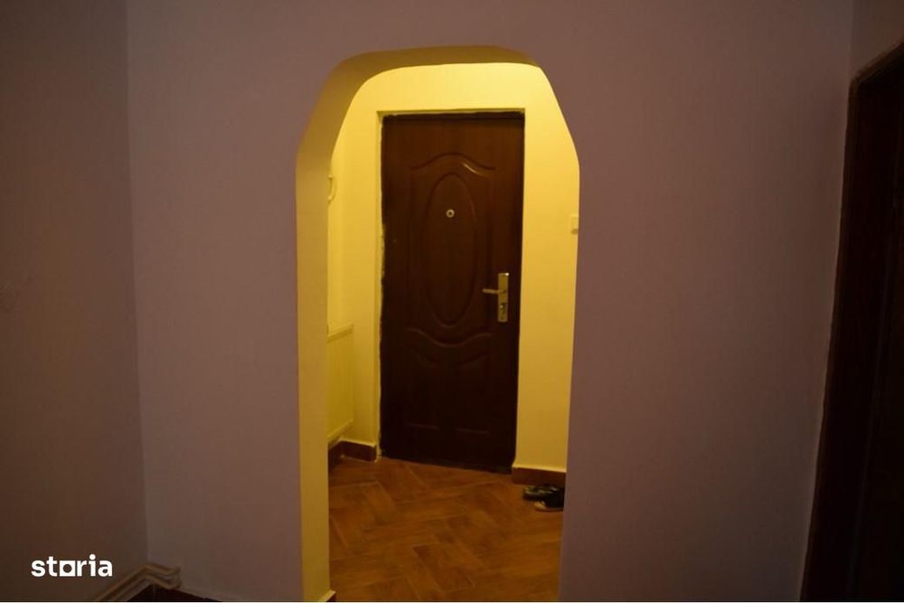 PROPRIETAR: Spațiu pentru Birouri/Cabinete – 60.2 mp + 23 mp Curte