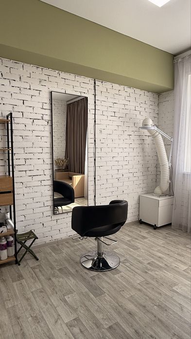 Парикмахерское кресло/рабочее место