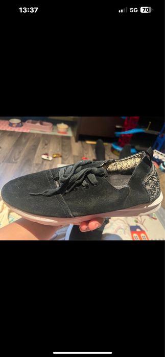 Adidasi piele intoarsa Toms nr 38.5