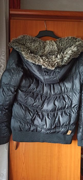 Oferta geaca dama mărime potrivită pt  M, L calitativa fără def