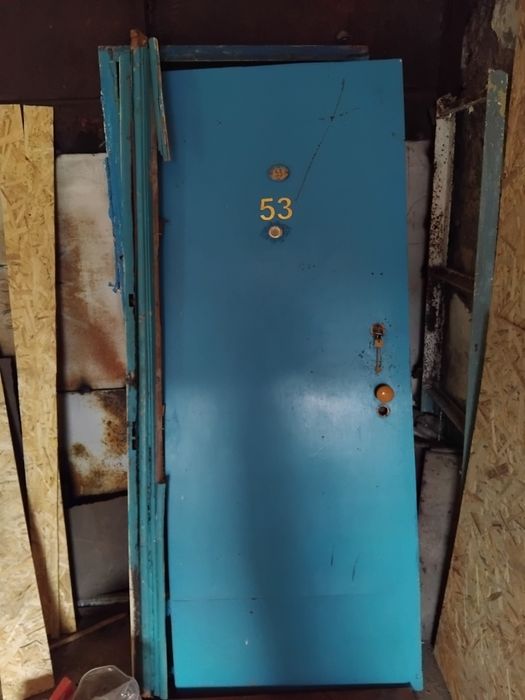 Дверь железная б/у
