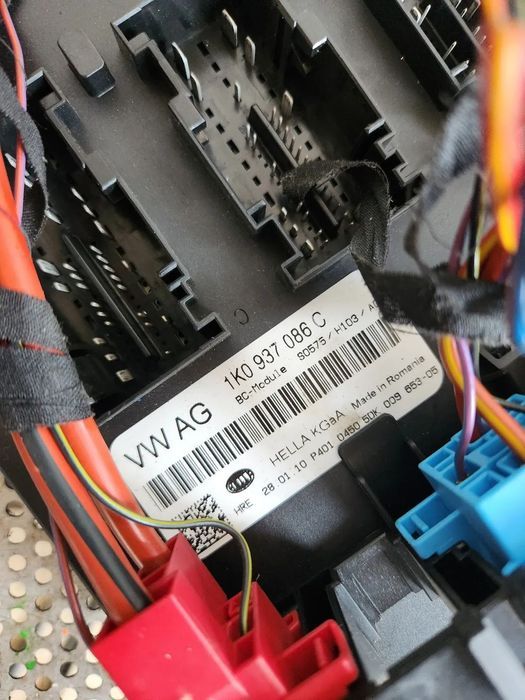 Calculator Modul Confort BCM ECU Vw Golf 6 Jetta Golf 6 Plus Cod 1KC - Dezmembrari Arad